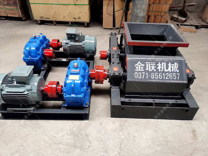 2PGC900X900大型雙齒輥破碎機發(fā)往內蒙古烏海粉碎煤