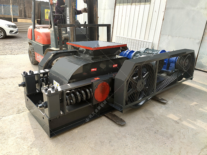 2PG400x400小型對輥破碎機發(fā)往福建泉州破碎瓜子石