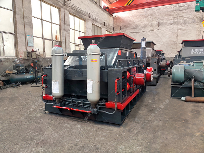 2PG1200x800大型液壓對(duì)輥破碎機(jī)發(fā)往甘肅