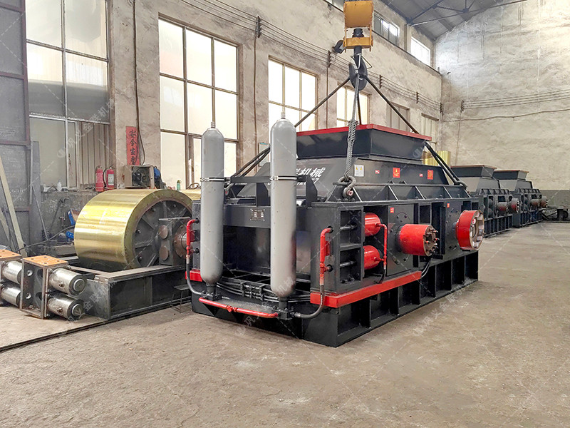 大型2PG1510半自動液壓對輥破碎機(jī)發(fā)往內(nèi)蒙古