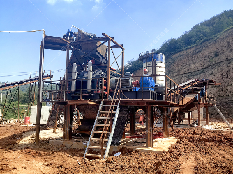 金聯(lián)機械生產(chǎn)的1510液壓對輥制砂機怎么樣？附現(xiàn)場案例