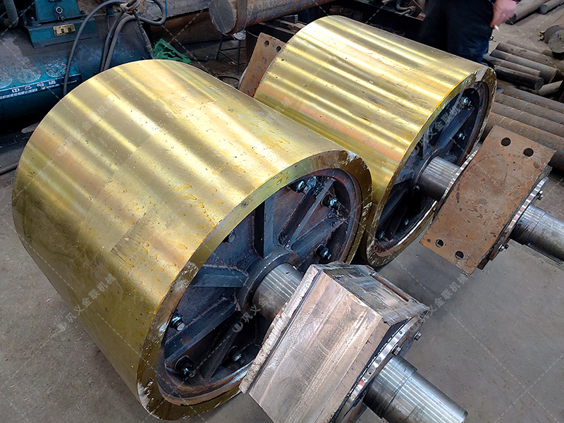 青石制砂難題多？對輥破碎機(jī)如何輕松應(yīng)對？